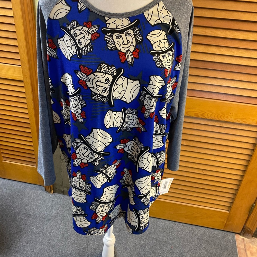 LulaRoe Randy top - Picture 2 of 10